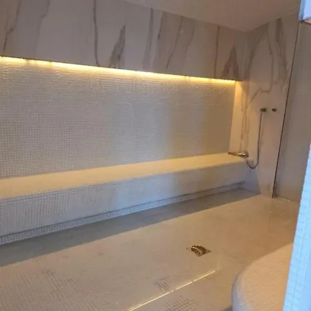 Alezzy Luxury Prima Linie La Mare Нэводари