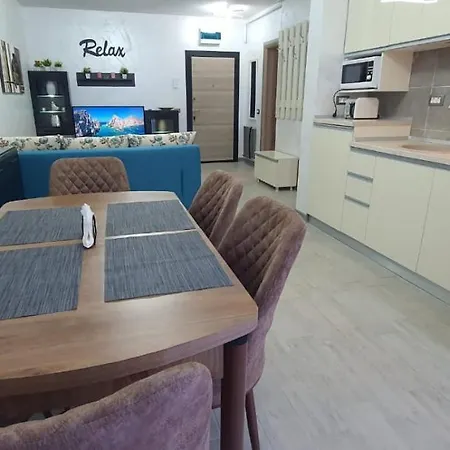 Alezzy Luxury Prima Linie La Mare Apartment *